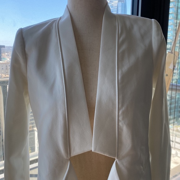 BCBGMaxAzria Geometric Cream white Blazer - XS NEVER WORN - Picture 3 of 10